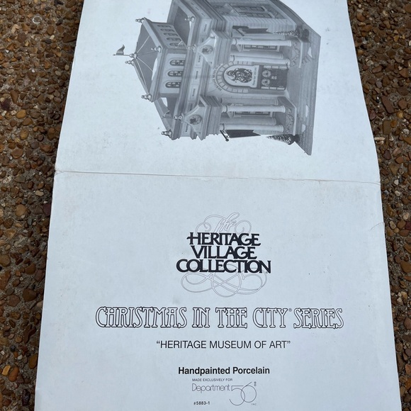 Department 56 Christmas In The City Series "Heritage Museum Of Art" #58831 - Picture 8 of 15